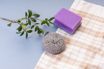 Gray steel wool sponge and ordinary purple sponge for washing dishes. Which one is better