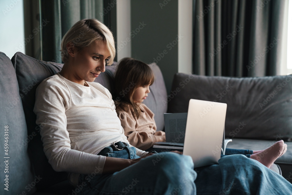 Canvas Prints Happy young mother and her little daughter