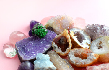 Gems of various colors. Geode amethyst, rose quartz, agate, apatite, aventurine, olivine,...
