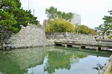 Fototapeta na wymiar 徳島城 石垣と下乗橋