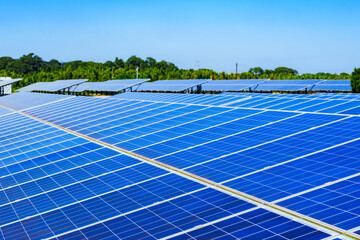 ソーラーパネル　メガソーラー　太陽光発電　【 再生可能エネルギー イメージ 】
