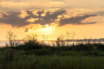 Sonnenuntergang im Hafen von Gager/Rügen