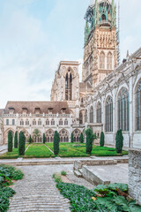 Fototapeta na wymiar Cathedral of the city of Rouen in Normandy