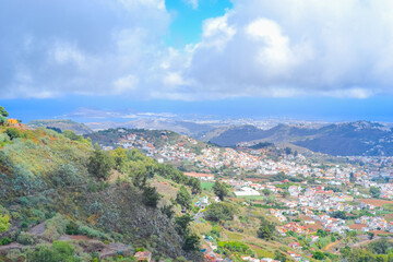Fototapeta na wymiar View from the mountain to the Teror settlement