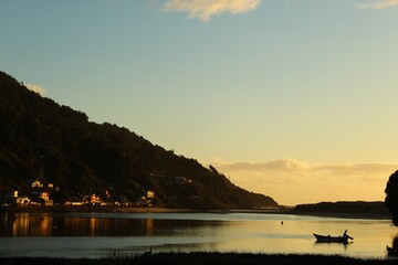 atardecer en el lago