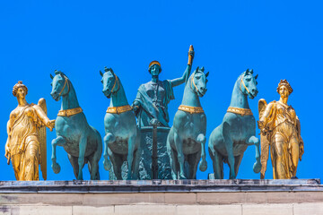 Horses Chariot Statues Arc de Triomphe du Carrousel Paris France