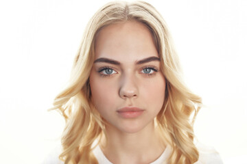 Naklejka premium beautiful woman attractive lookhairstyle close-up
