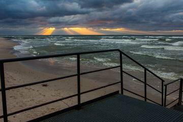 Morze bałtyckie Zachód słońca chmury 