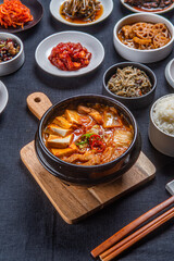 오랜 시간 끓여내 맛있는 국물 요리