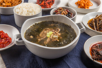오랜 시간 끓여내 맛있는 국물 요리