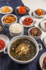 오랜 시간 끓여내 맛있는 국물 요리