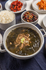 오랜 시간 끓여내 맛있는 국물 요리