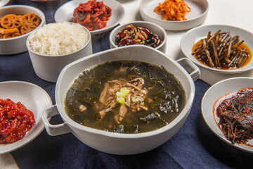 오랜 시간 끓여내 맛있는 국물 요리