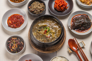 오랜 시간 끓여내 맛있는 국물 요리