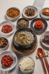 오랜 시간 끓여내 맛있는 국물 요리