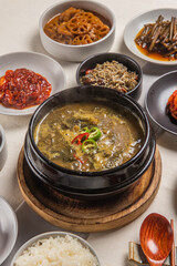 오랜 시간 끓여내 맛있는 국물 요리