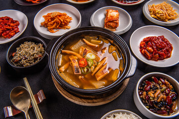 오랜 시간 끓여내 맛있는 국물 요리