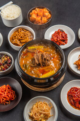 오랜 시간 끓여내 맛있는 국물 요리