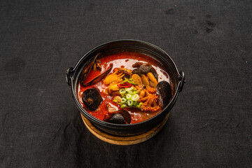 오랜 시간 끓여 맛있는 국물 요리