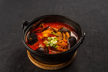 오랜 시간 끓여 맛있는 국물 요리