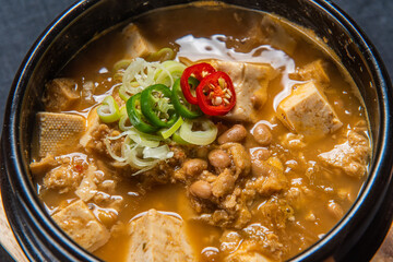 오랜 시간 끓여 맛있는 국물 요리