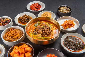 오랜 시간 끓여 맛있는 국물 요리