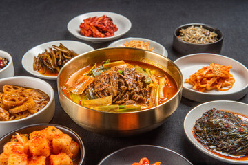 오랜 시간 끓여 맛있는 국물 요리