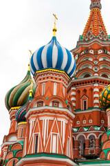Fototapeta na wymiar St. Basil Cathedral in Moscow