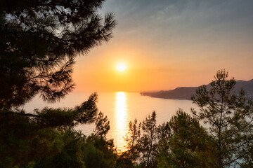 Obraz na płótnie Canvas Beautiful sunset at the Alanya castle by the Mediterranean Sea. Turkey