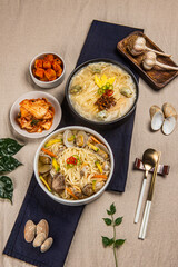 진한 국물 베이스에 탱탱한 면을 넣어 만든 맛있는 칼국수