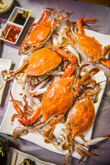 제철을 맞아 싱싱하고 맛있는 꽃게