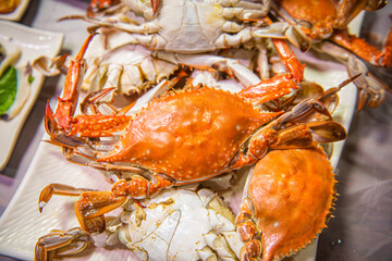 제철을 맞아 싱싱하고 맛있는 꽃게