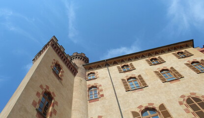 Castello medievale restaurato e ristrutturato