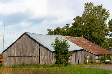 Obraz premium Old barn in the southern region of Quebec