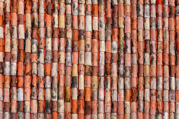 Wall texture of identical glass blocks.