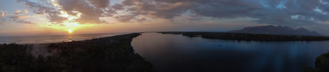 Fototapeta premium Panoramic view of a large lake and mountains