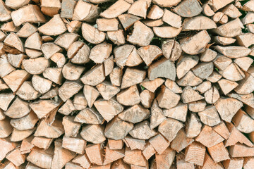 Wood texture: neatly laid out woodpile.