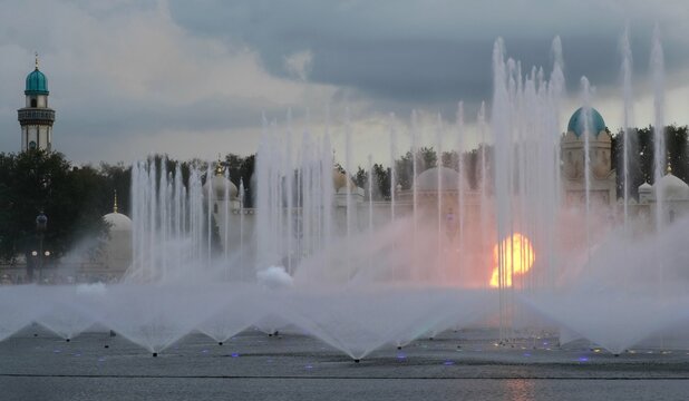 fire and water in a fountain show at the theme park efteling