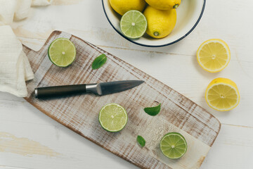 Zitronen und Limetten