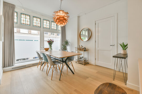 Cozy dining room with table and chairs