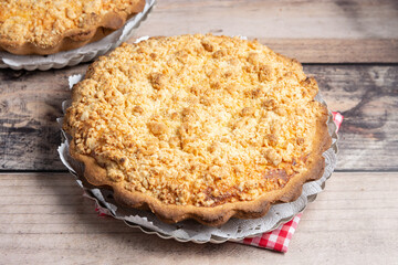 tarta de ricota rellena recien horneada