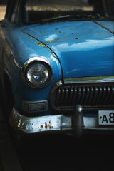 Fototapeta premium the car is old