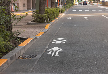 普通自転車通行帯　道路標示