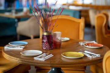 restaurant table setting wooden tableware