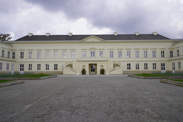 Fototapeta na wymiar The new castle in Hannover Herrenhausen, Hannover Germany