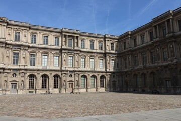Fototapeta na wymiar Le musee du Louvre, vu de l'exterieur, ville de Paris, Ile de France, France