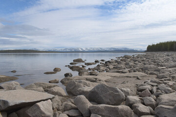 Fototapeta na wymiar lake and rocks