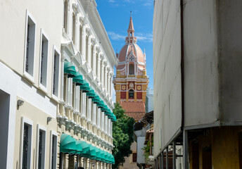 Internal view of the streets of Cartagena de Indias with Catedral de Santa Catalina de Alejandría at the back, Colombia