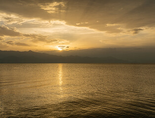 Zachód słońca nad jeziorem Szkoderskim