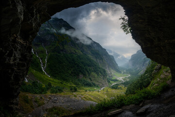 A beautiful cave overlooking the valley Le Cirque du Fer a Cheval near Bout du Monde. After a brisk walk, you can enjoy this beautiful view. © jospannekoek